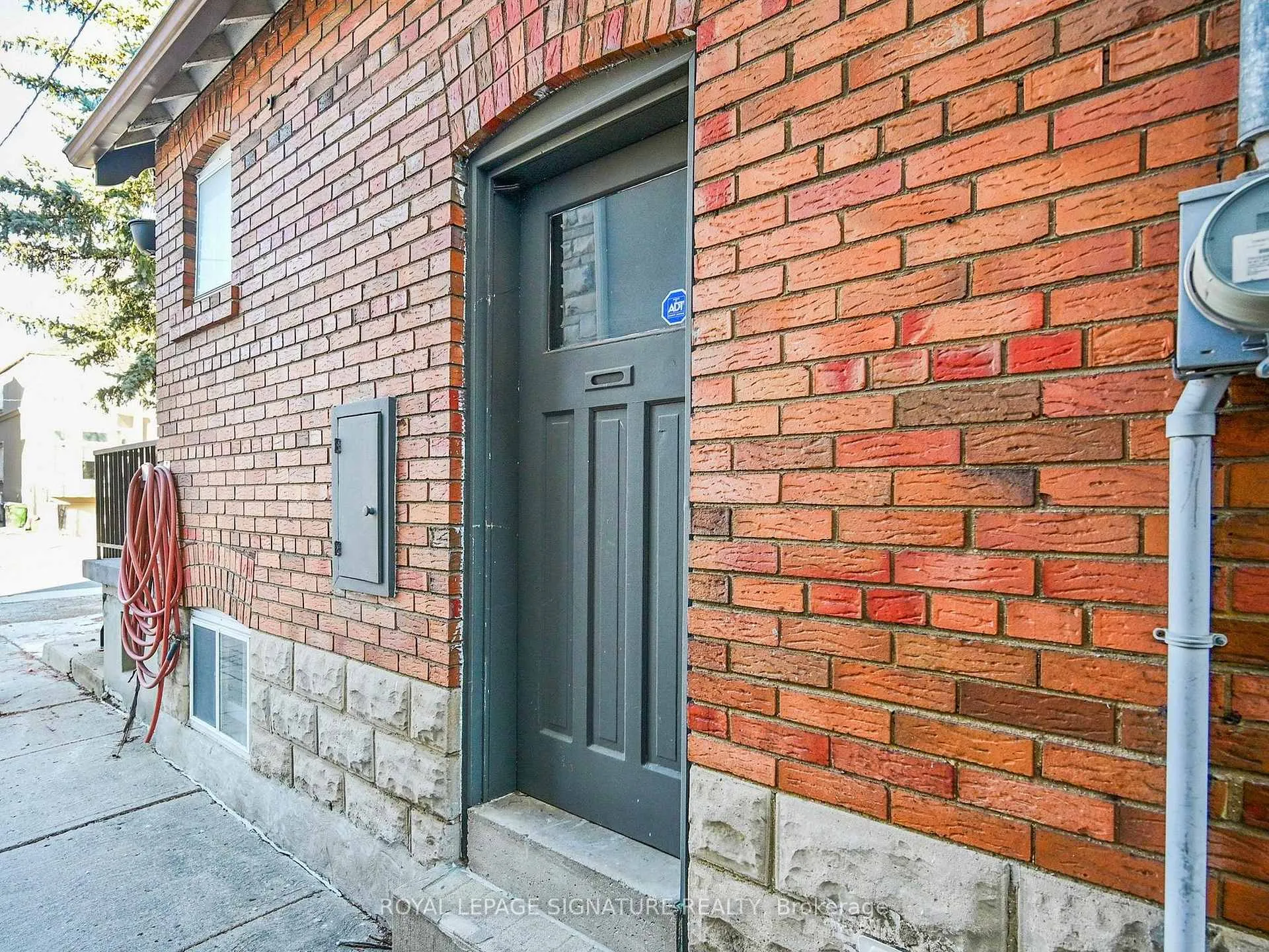Photo 37 of 55 Banff Road, Toronto, Mount Pleasant East — HOMEH