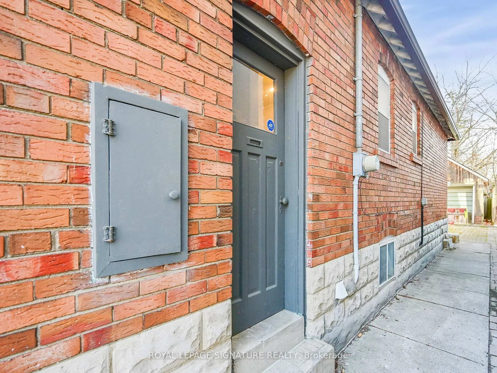 Photo 38 of 55 Banff Road, Toronto, Mount Pleasant East — HOMEH