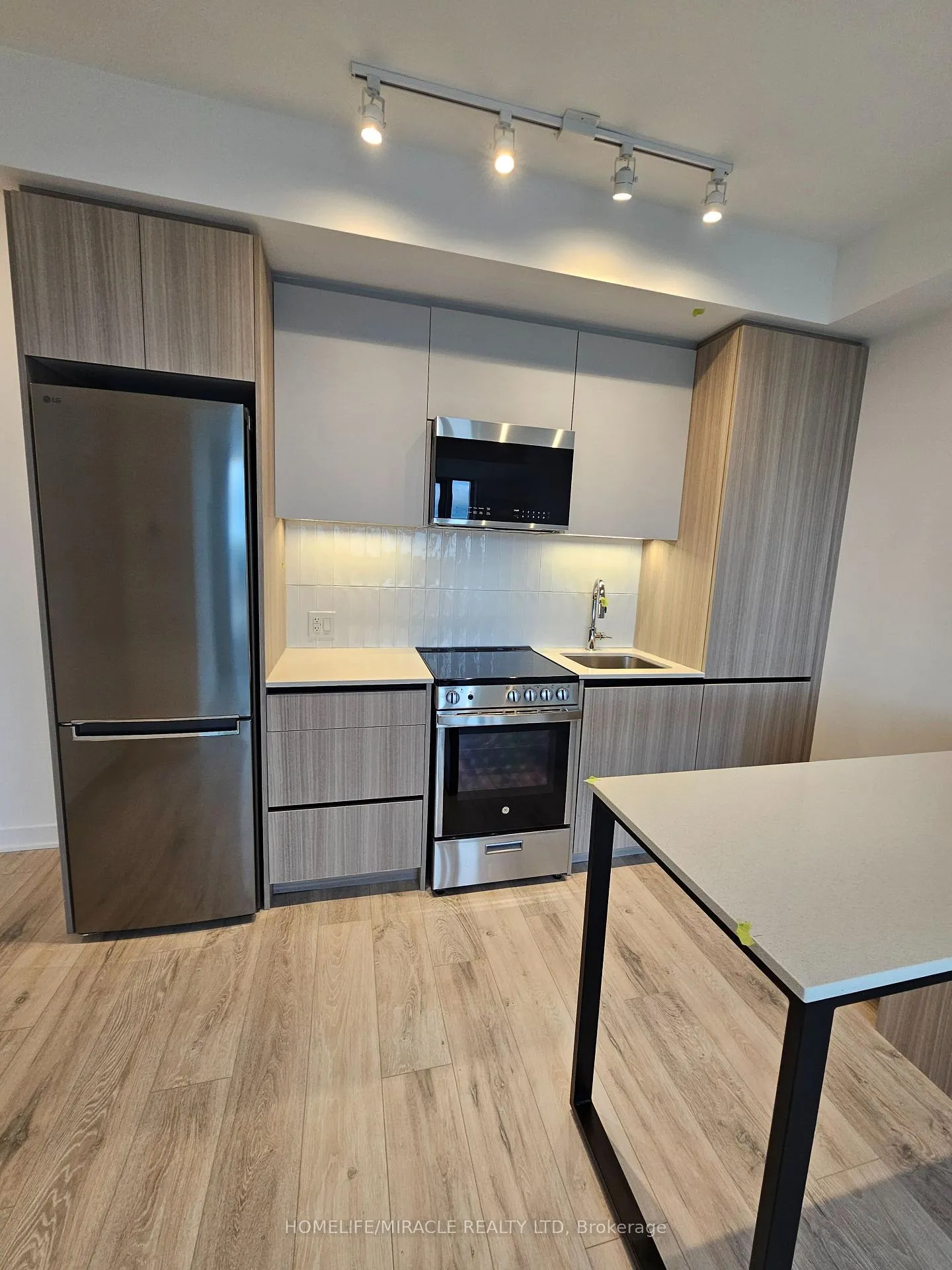 Photo 4 of Unit 814, 20 All Nations Drive, Brampton, Northwest Brampton — HOMEH