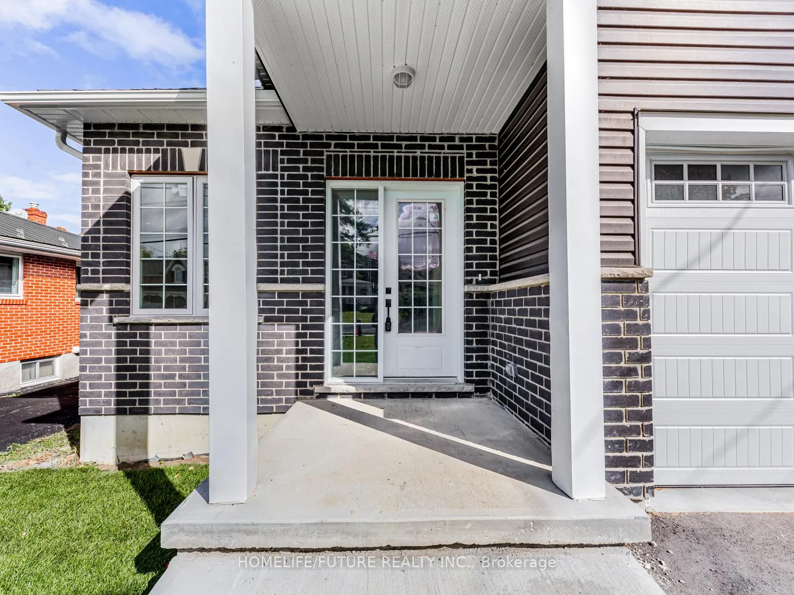 Photo 3 of 506 Simcoe Street, Brock, Beaverton — HOMEH