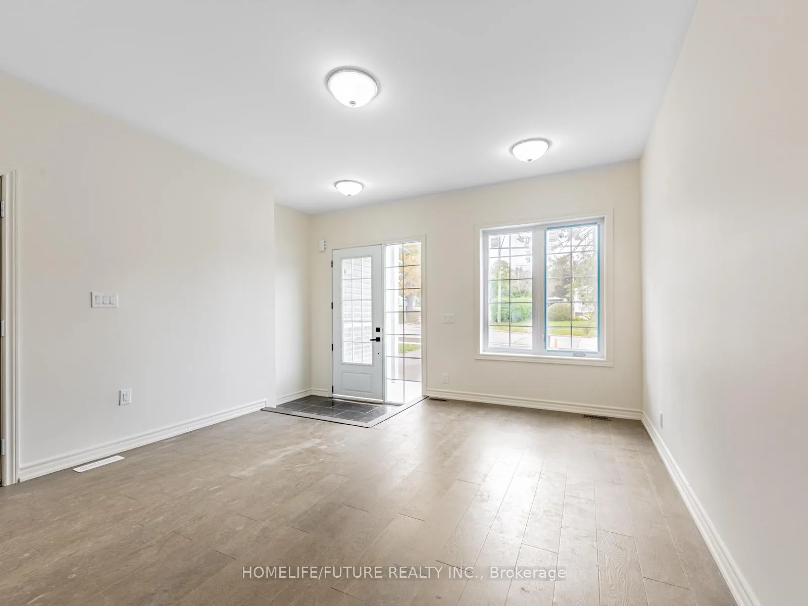 Photo 5 of 506 Simcoe Street, Brock, Beaverton — HOMEH