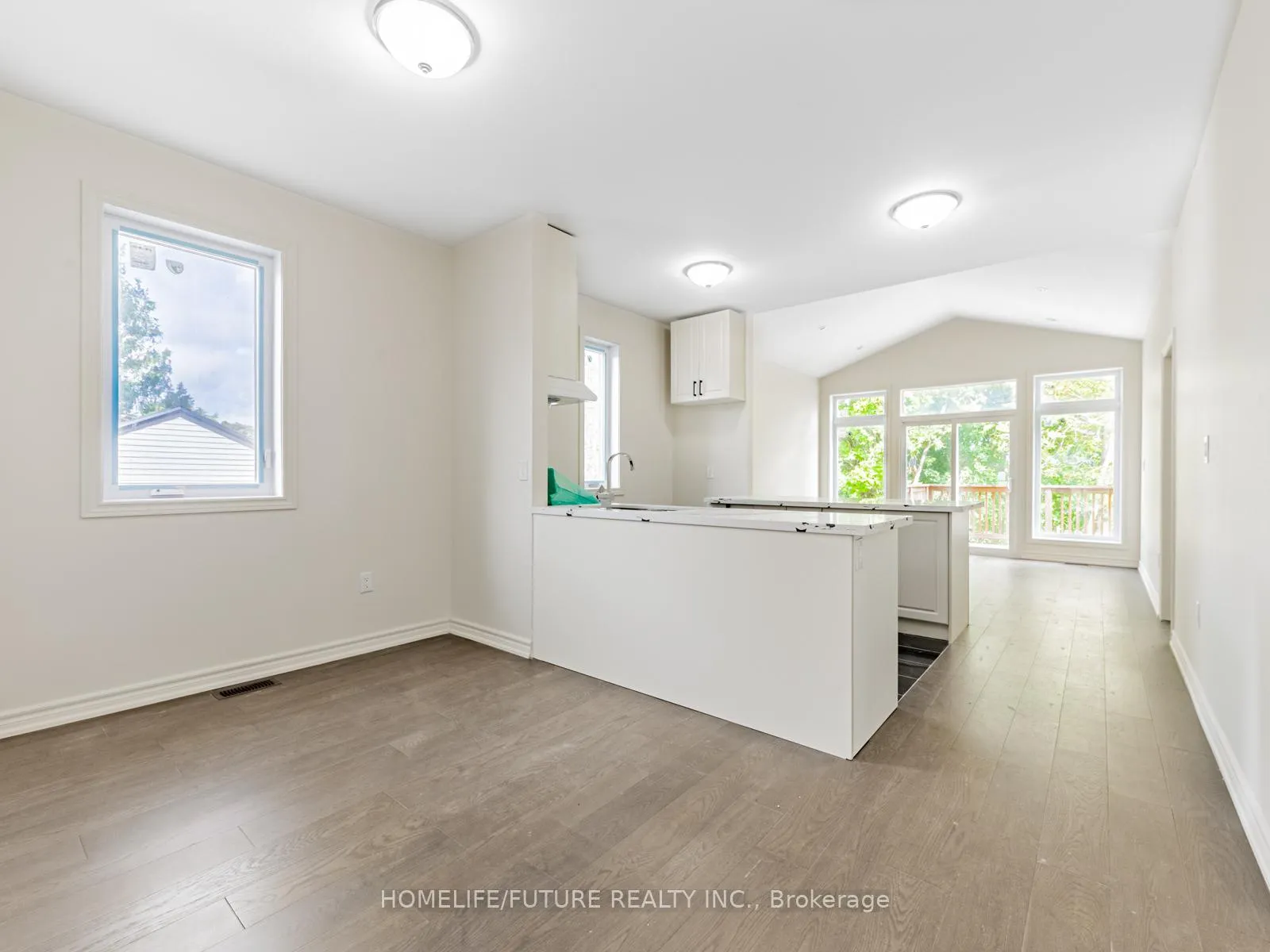Photo 11 of 506 Simcoe Street, Brock, Beaverton — HOMEH