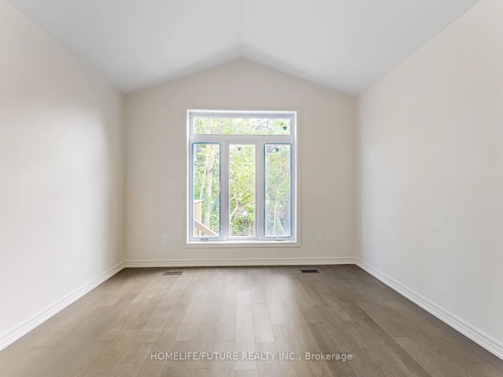 Photo 28 of 506 Simcoe Street, Brock, Beaverton — HOMEH