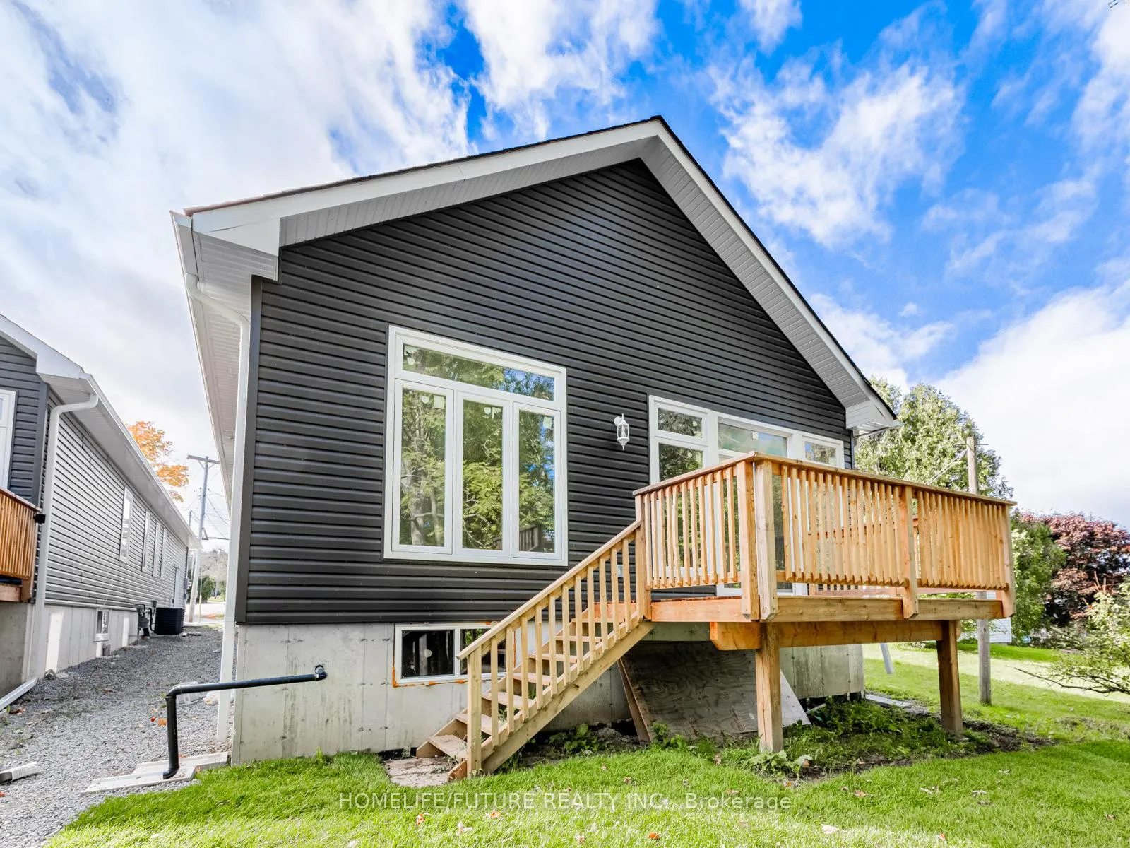 Photo 33 of 506 Simcoe Street, Brock, Beaverton — HOMEH