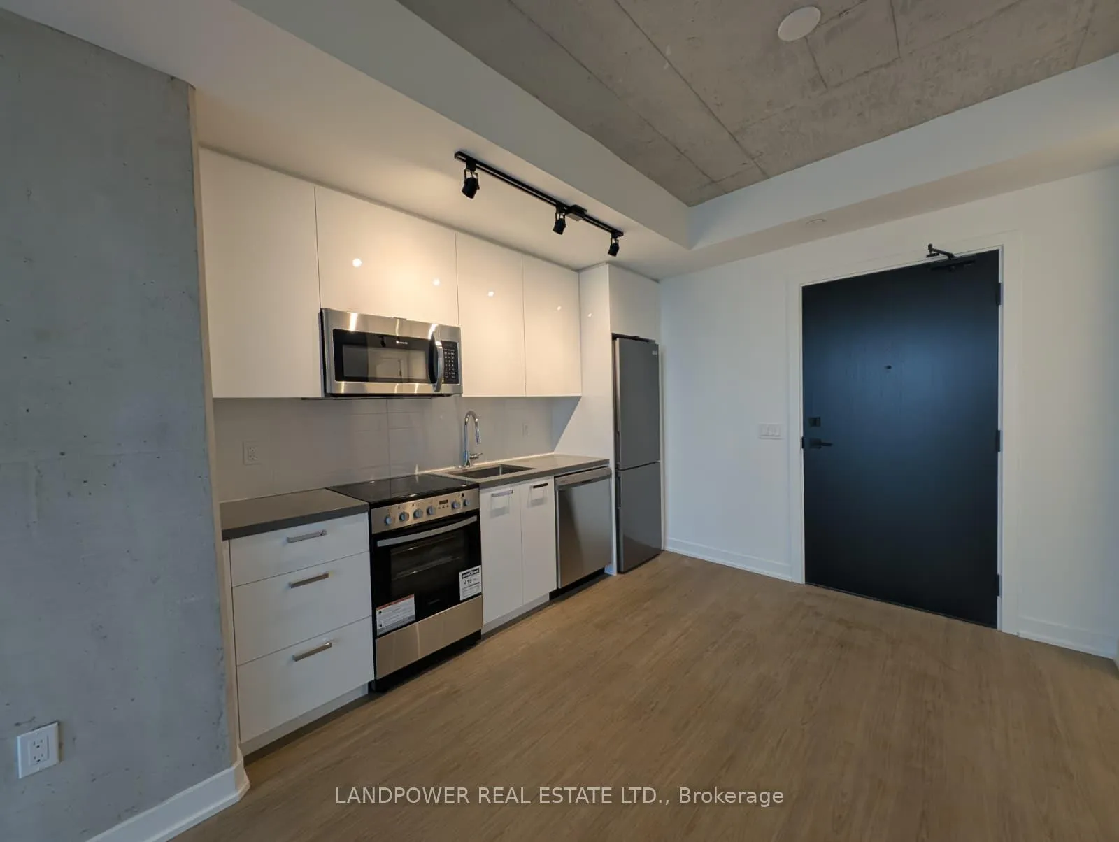 Photo 3 of Unit 2003, 284 King Street E, Toronto, Moss Park — HOMEH