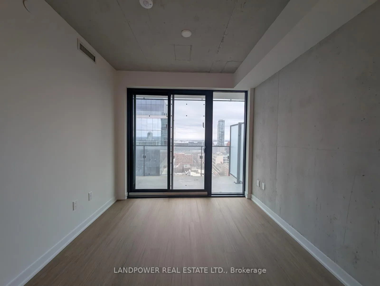 Photo 4 of Unit 2003, 284 King Street E, Toronto, Moss Park — HOMEH