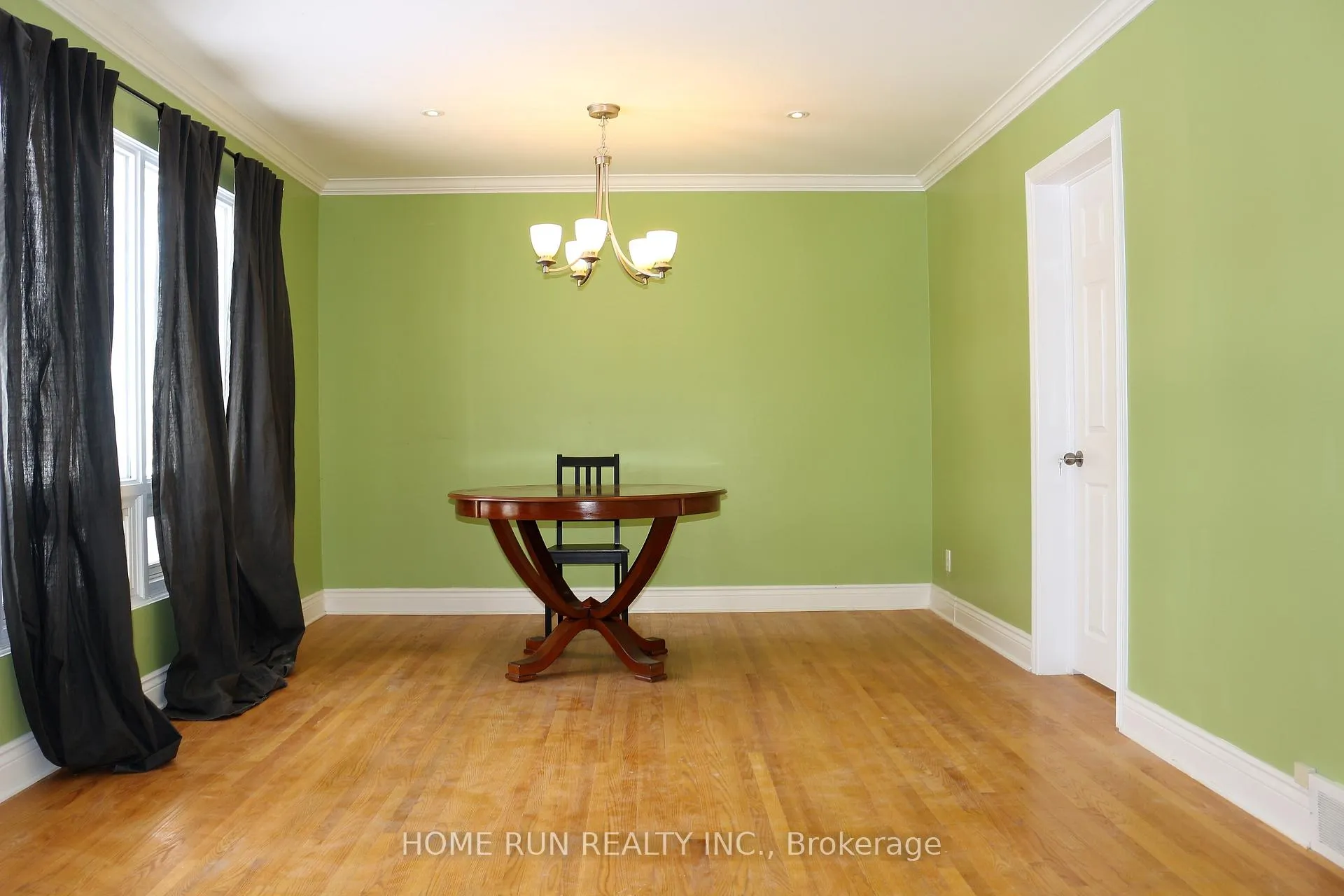 Photo 2 of 1000 Debra Avenue, Ottawa, Carleton Square — HOMEH