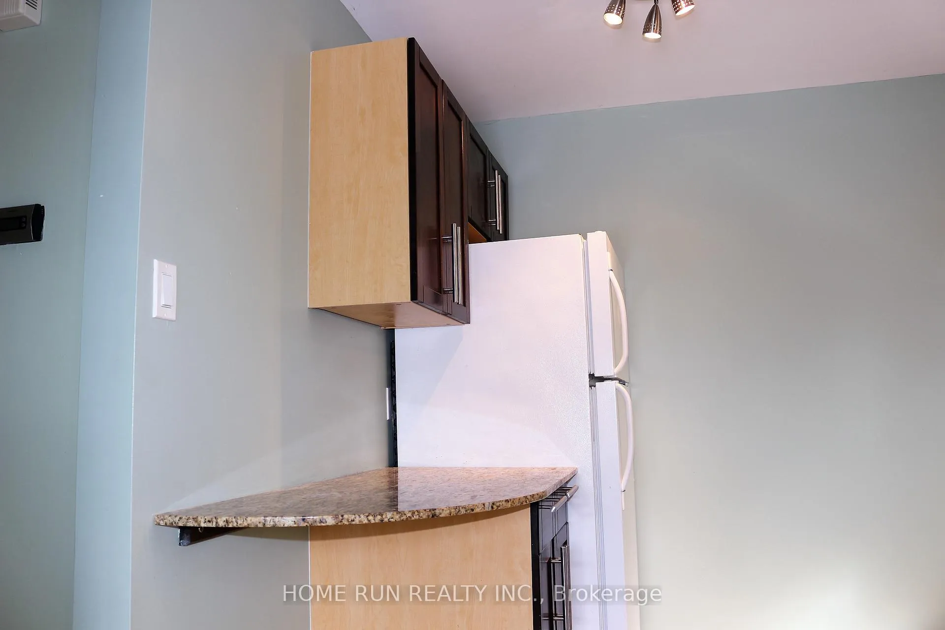 Photo 6 of 1000 Debra Avenue, Ottawa, Carleton Square — HOMEH