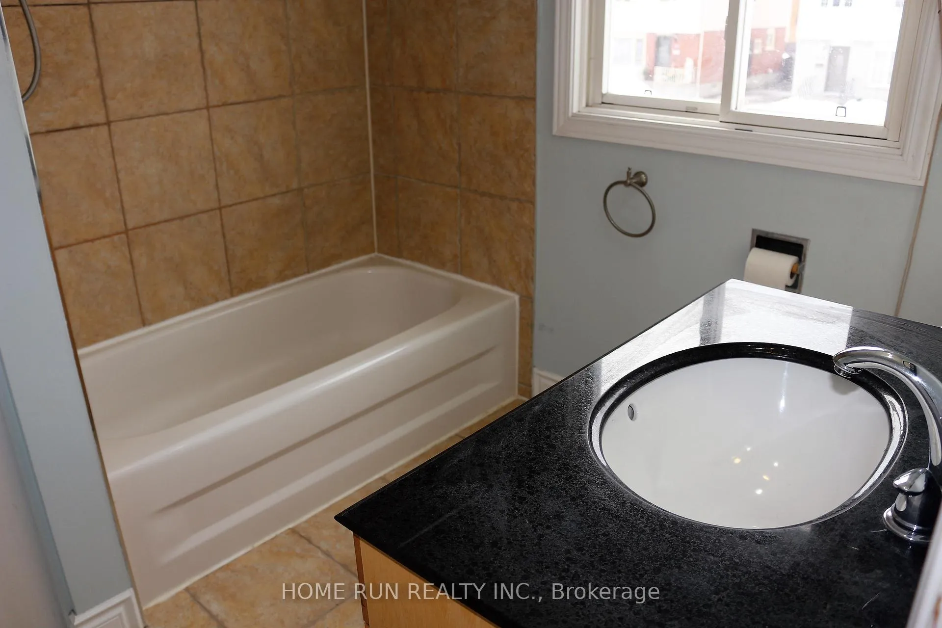 Photo 11 of 1000 Debra Avenue, Ottawa, Carleton Square — HOMEH