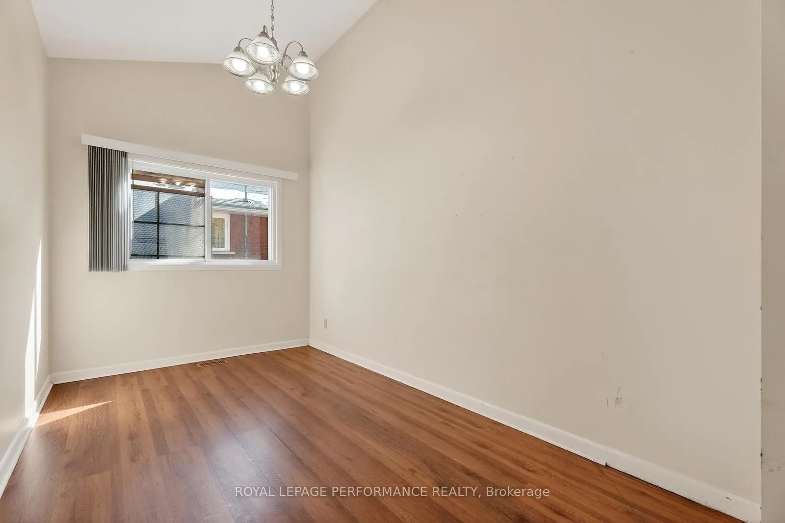 Photo 11 of 1132 Adirondack Drive, Ottawa, Kenson Park — HOMEH