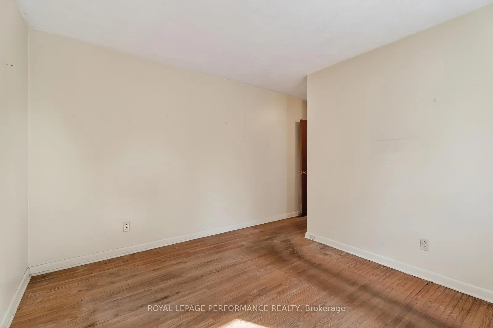 Photo 17 of 1132 Adirondack Drive, Ottawa, Kenson Park — HOMEH