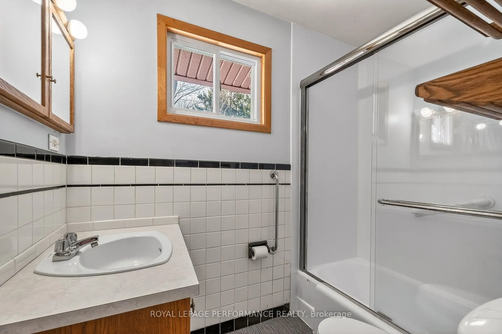 Photo 19 of 1132 Adirondack Drive, Ottawa, Kenson Park — HOMEH