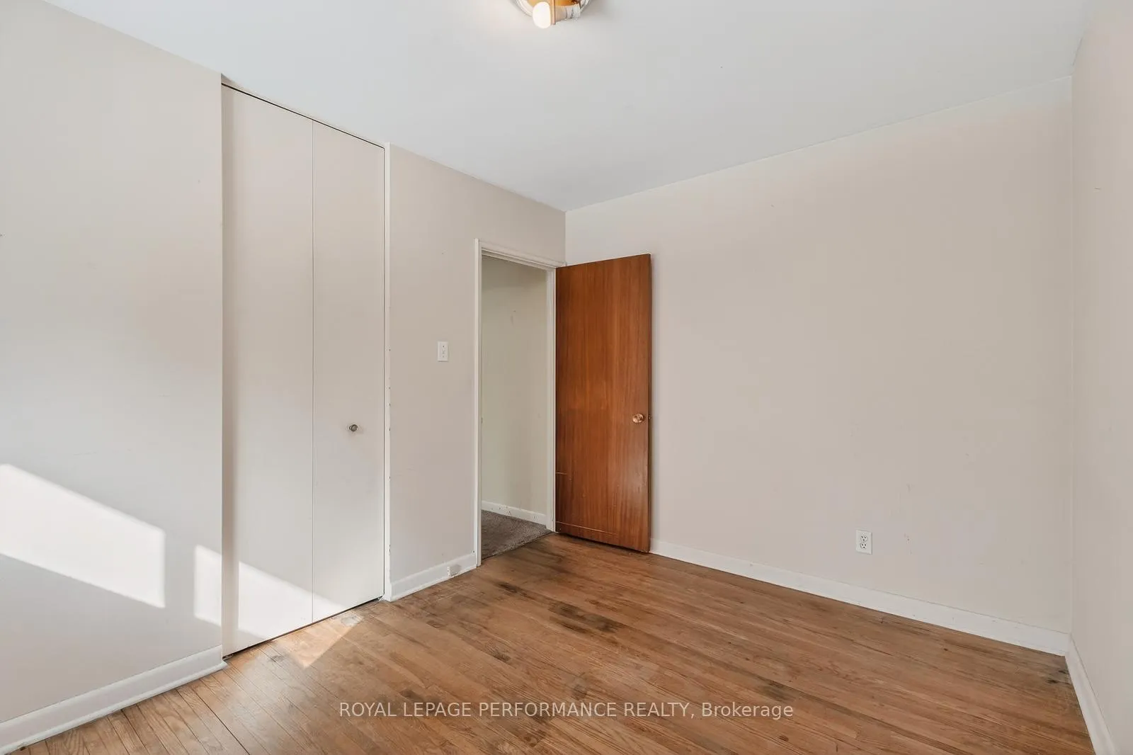 Photo 23 of 1132 Adirondack Drive, Ottawa, Kenson Park — HOMEH