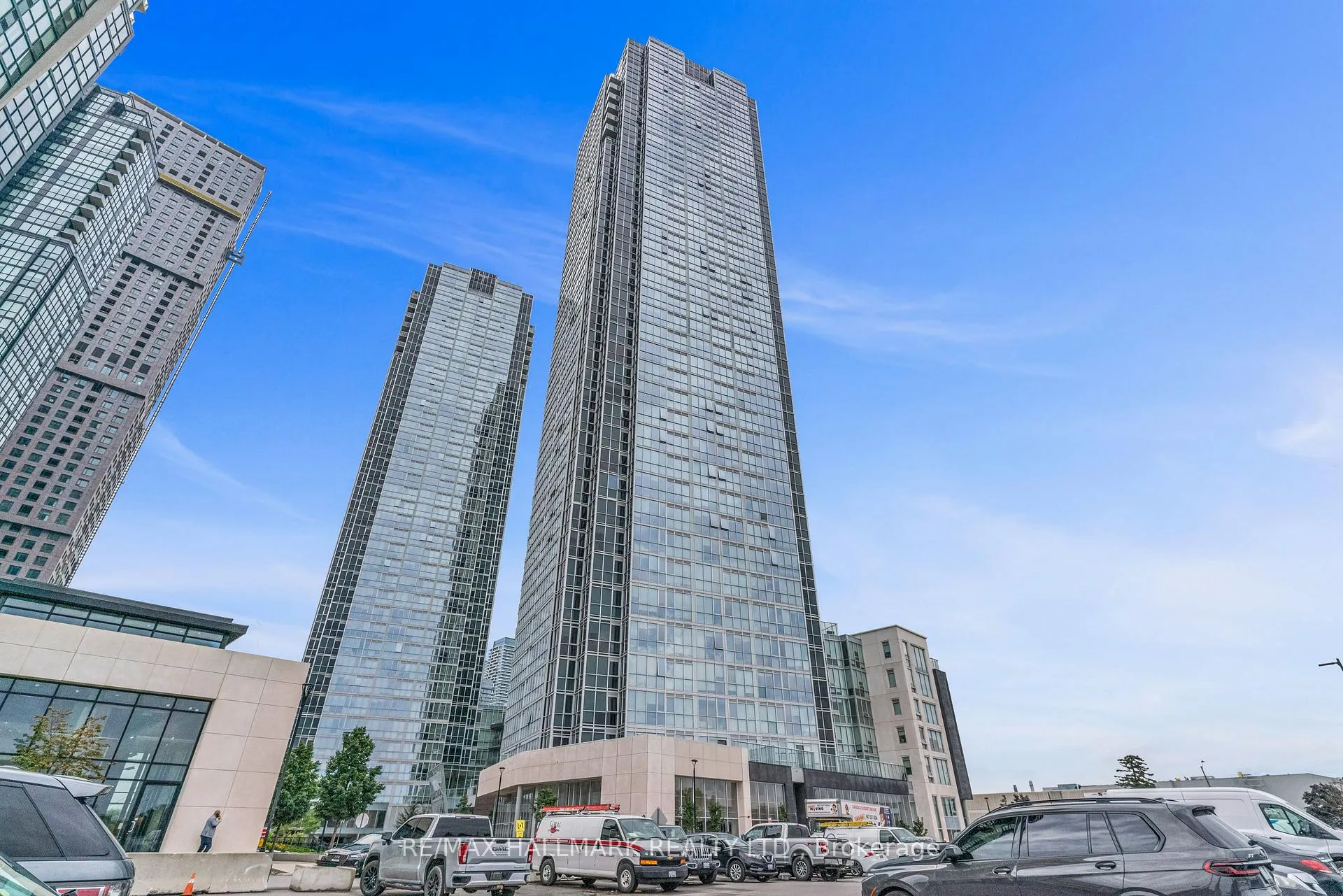 Photo 1 of Unit 327, 2908 Highway 7, Vaughan, Concord — HOMEH