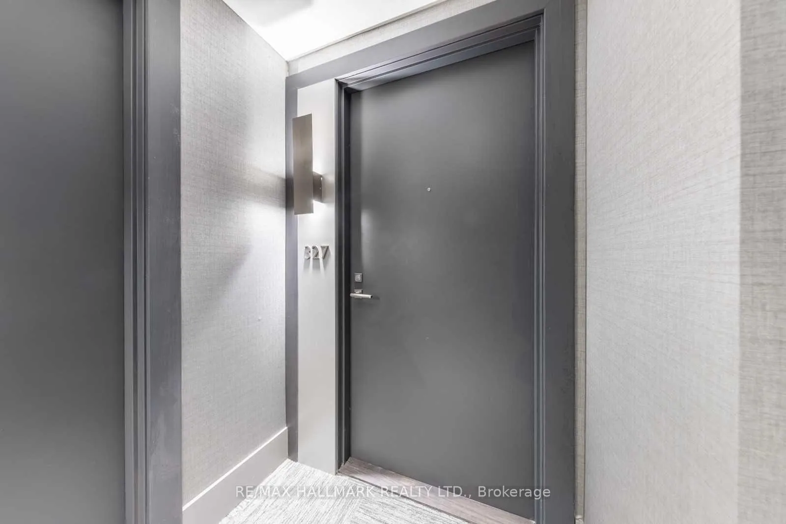 Photo 4 of Unit 327, 2908 Highway 7, Vaughan, Concord — HOMEH