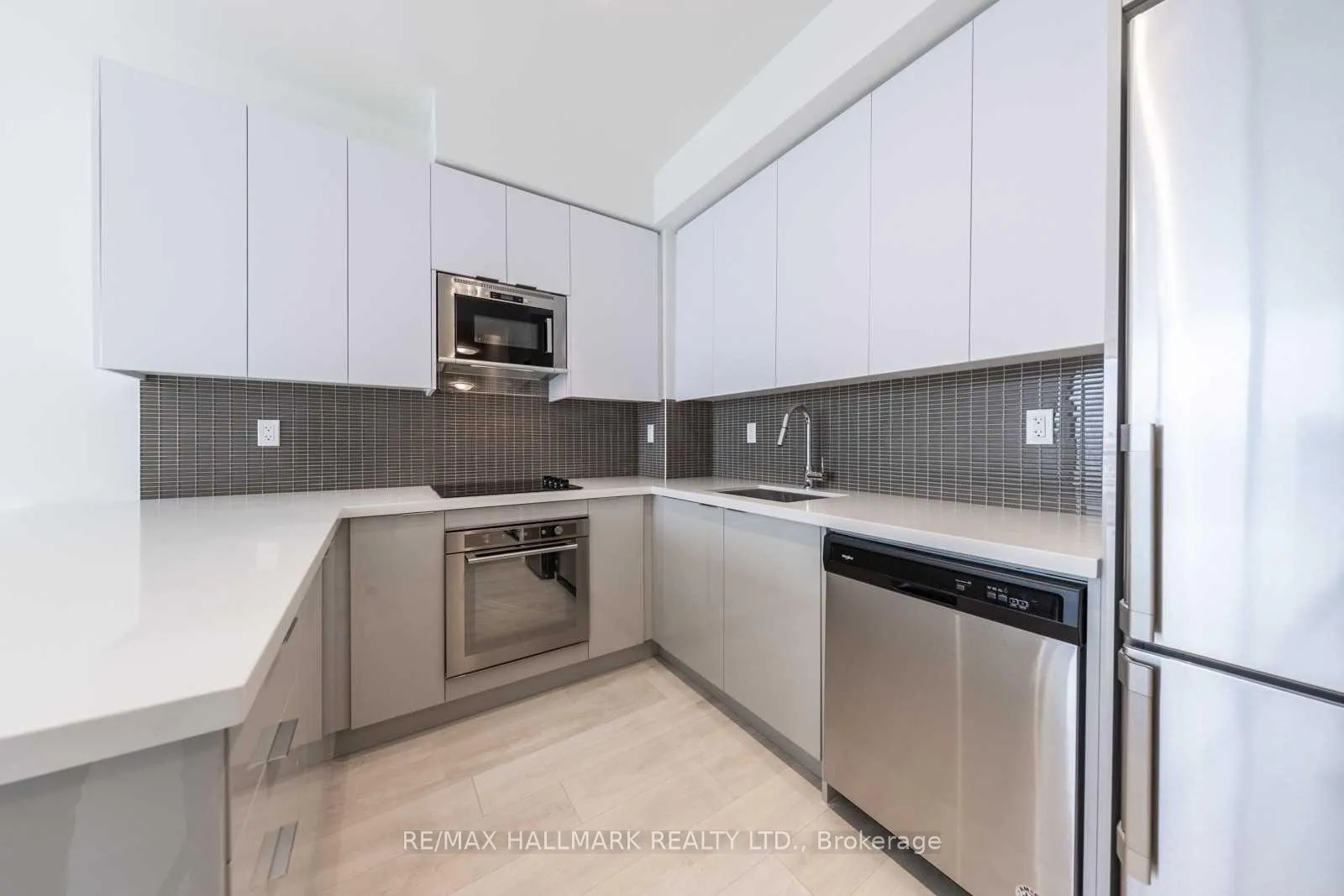 Photo 7 of Unit 327, 2908 Highway 7, Vaughan, Concord — HOMEH