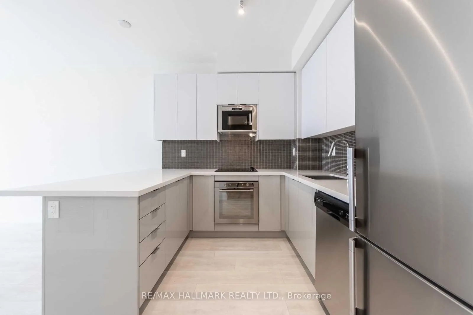 Photo 8 of Unit 327, 2908 Highway 7, Vaughan, Concord — HOMEH