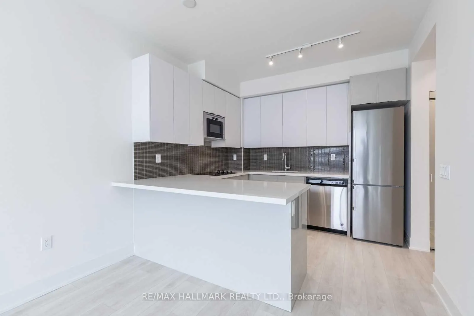 Photo 10 of Unit 327, 2908 Highway 7, Vaughan, Concord — HOMEH