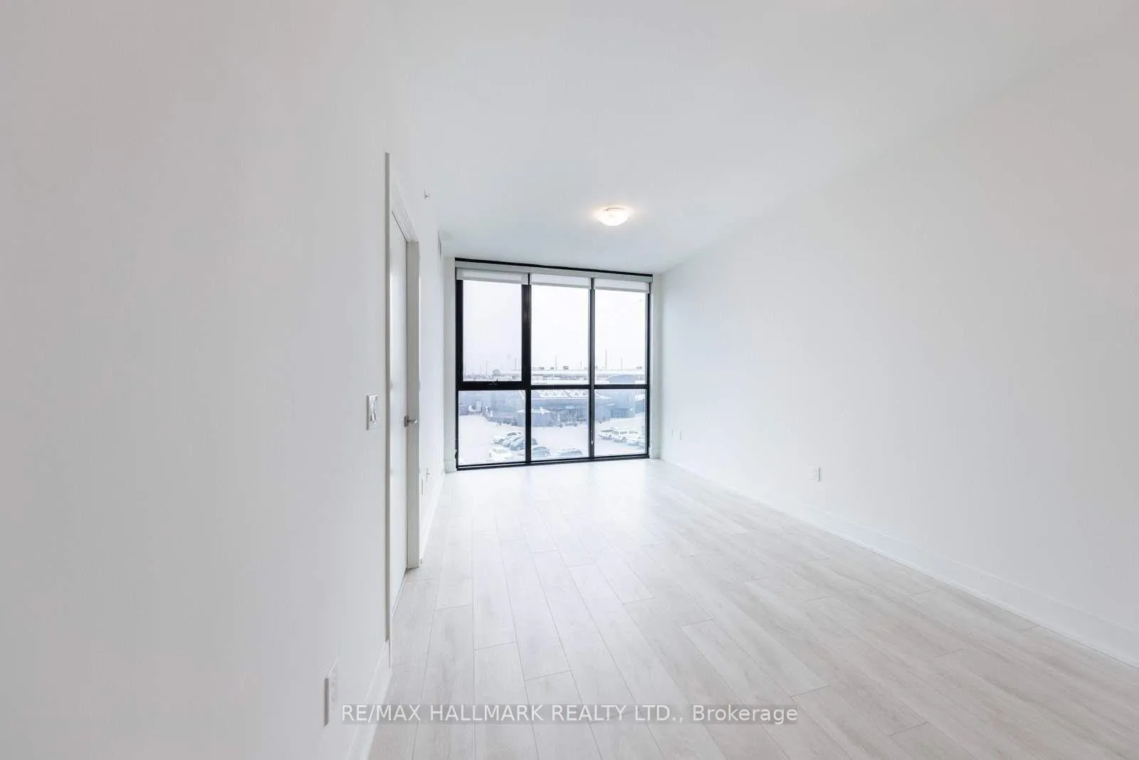 Photo 11 of Unit 327, 2908 Highway 7, Vaughan, Concord — HOMEH