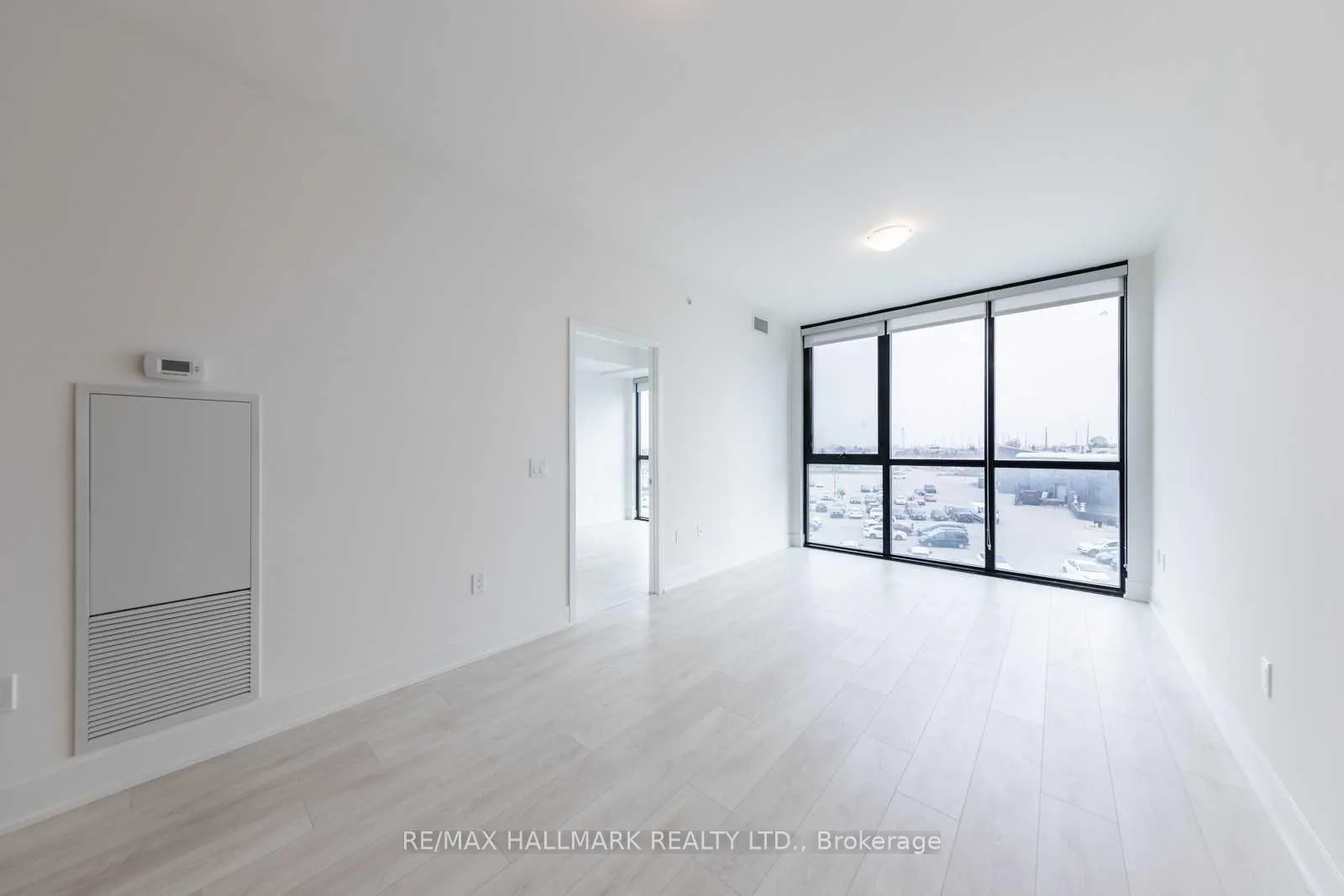 Photo 13 of Unit 327, 2908 Highway 7, Vaughan, Concord — HOMEH