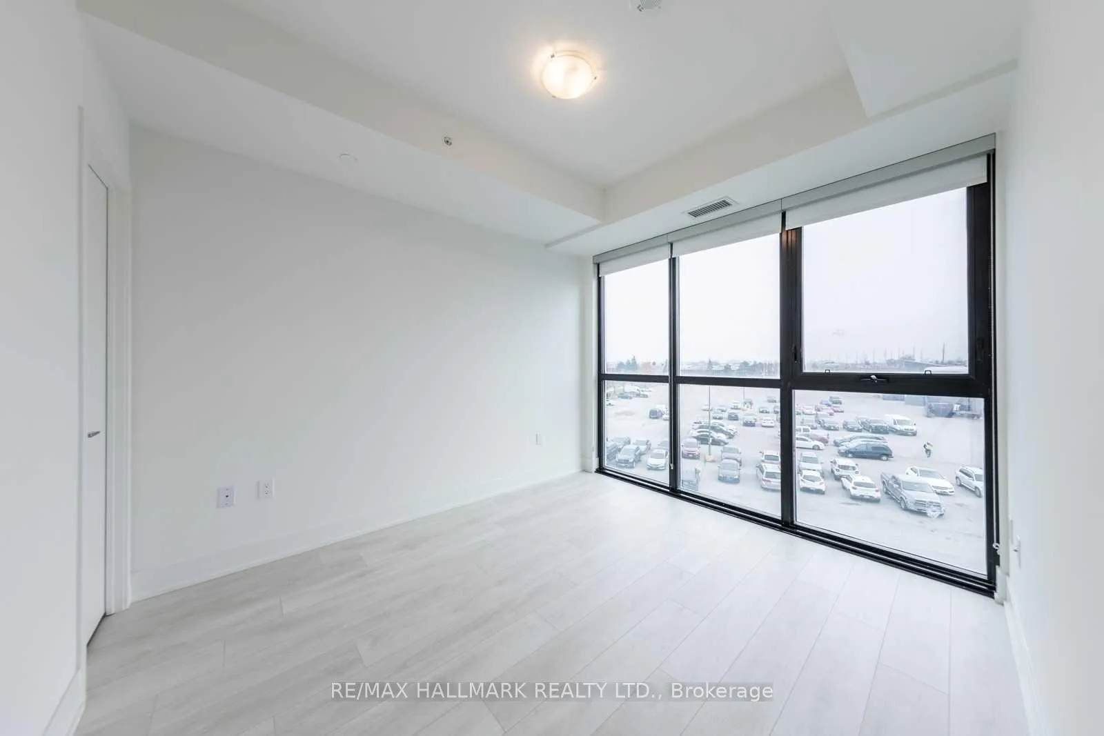 Photo 15 of Unit 327, 2908 Highway 7, Vaughan, Concord — HOMEH