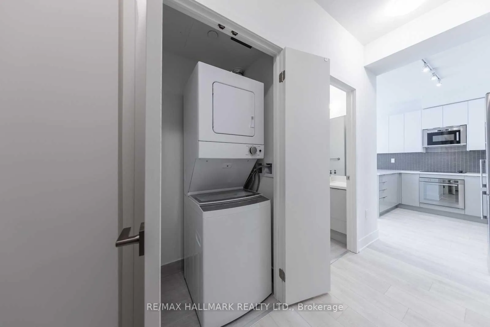 Photo 20 of Unit 327, 2908 Highway 7, Vaughan, Concord — HOMEH