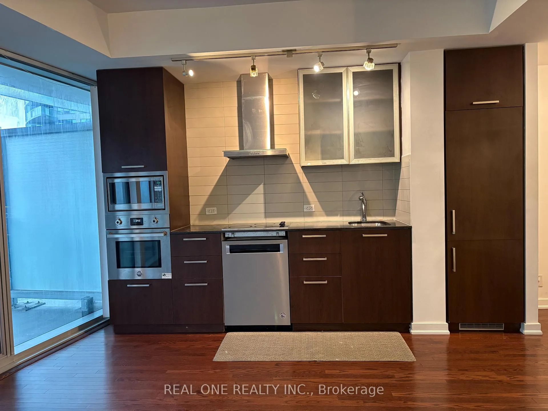Photo 3 of Unit 1106, 12 York Street, Toronto, Waterfront Communities — HOMEH