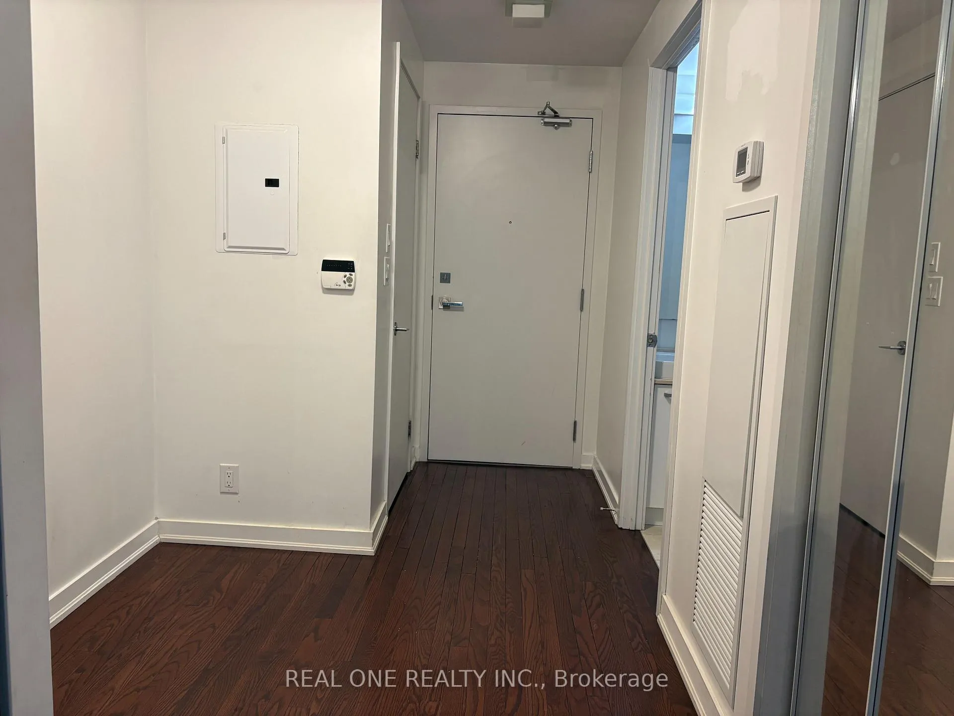 Photo 7 of Unit 1106, 12 York Street, Toronto, Waterfront Communities — HOMEH