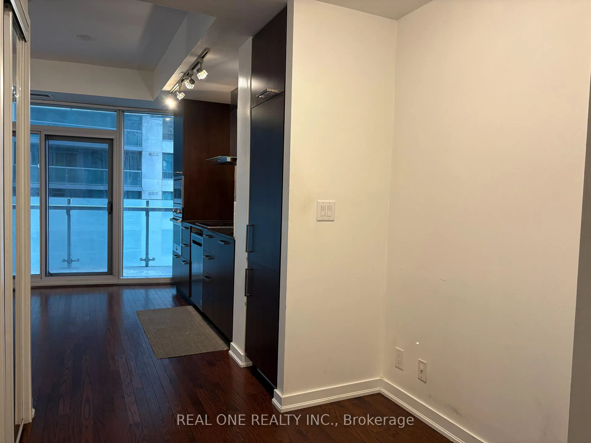 Photo 9 of Unit 1106, 12 York Street, Toronto, Waterfront Communities — HOMEH