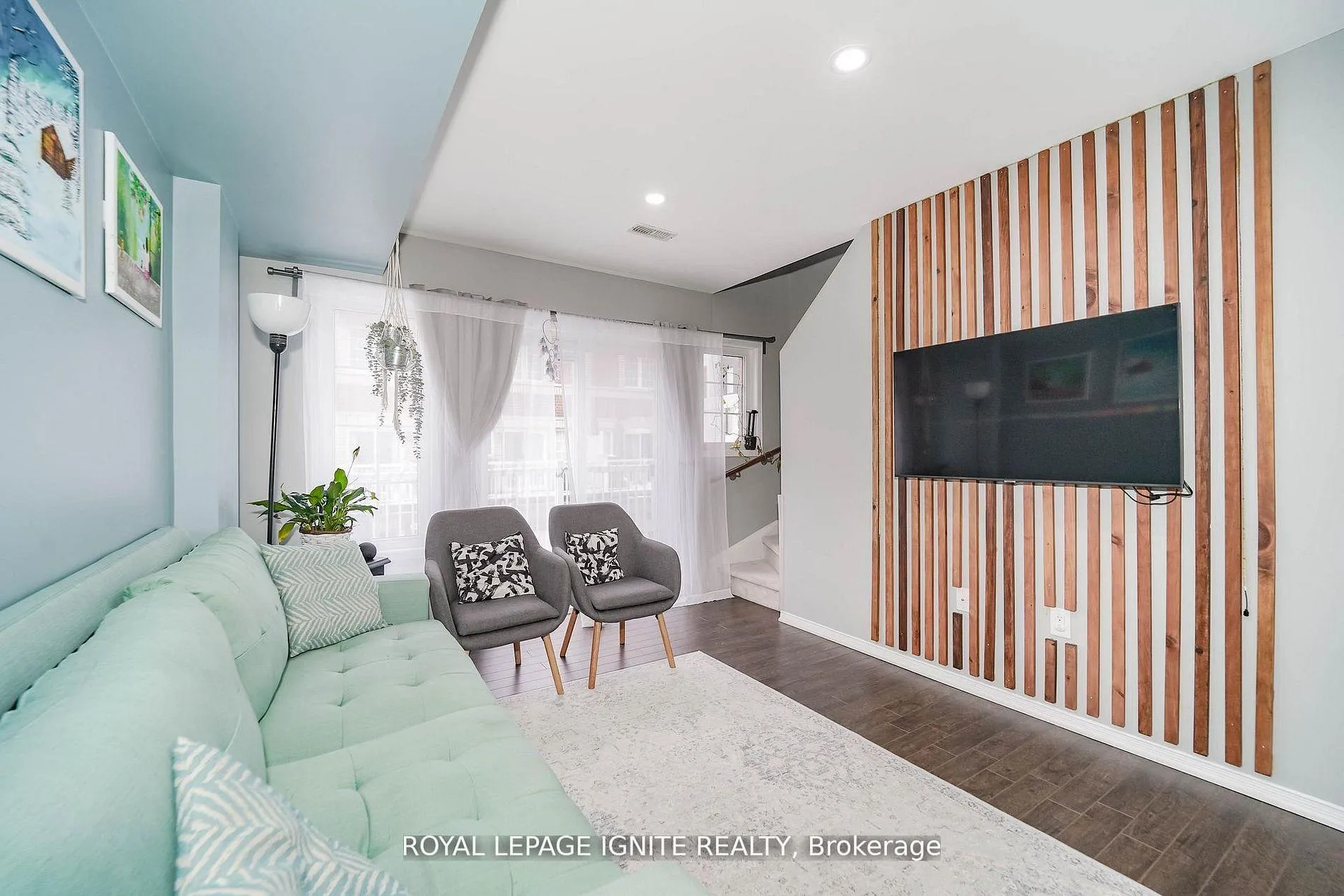 Photo 4 of 9 Cooperage Lane, Ajax, Central — HOMEH