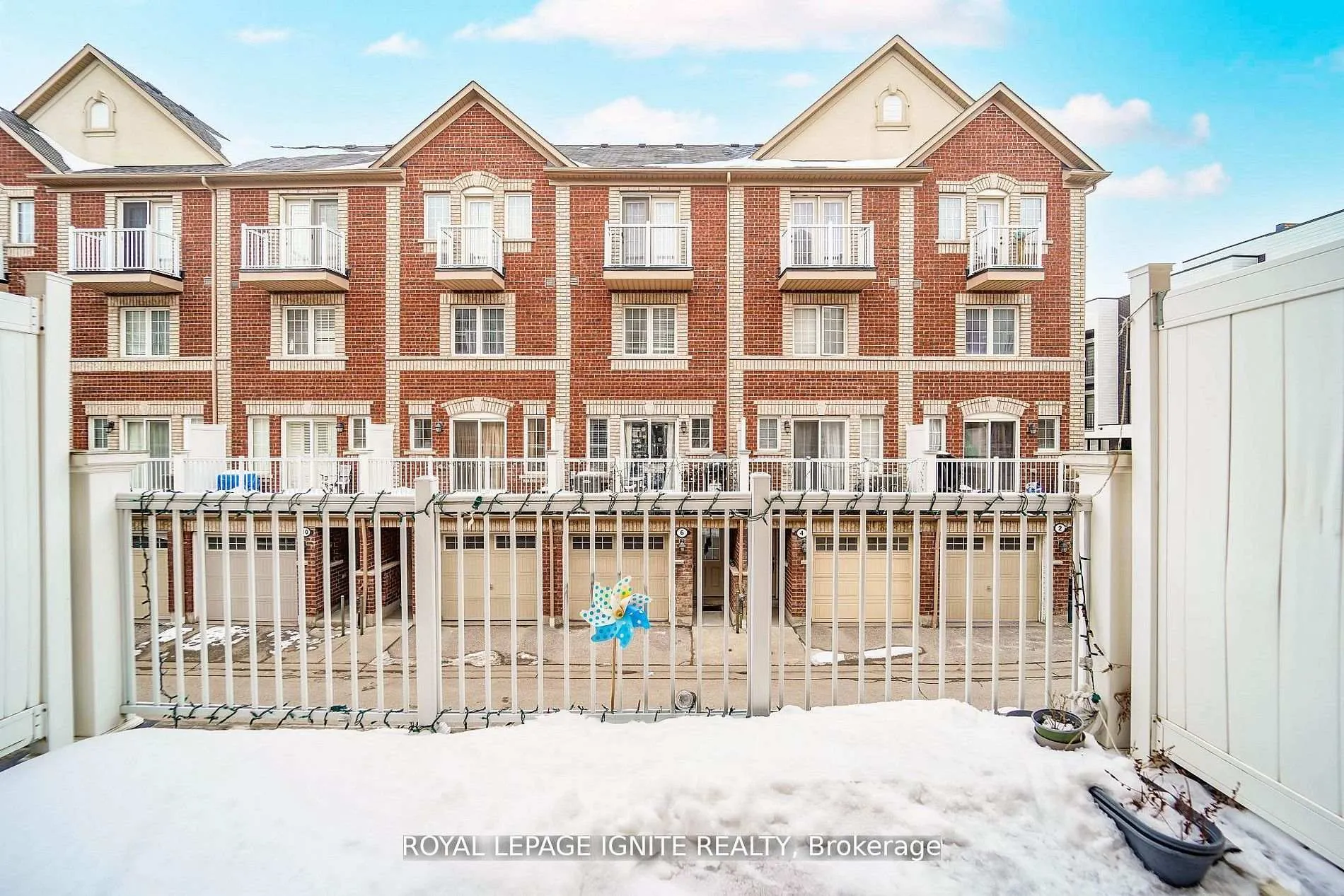 Photo 24 of 9 Cooperage Lane, Ajax, Central — HOMEH