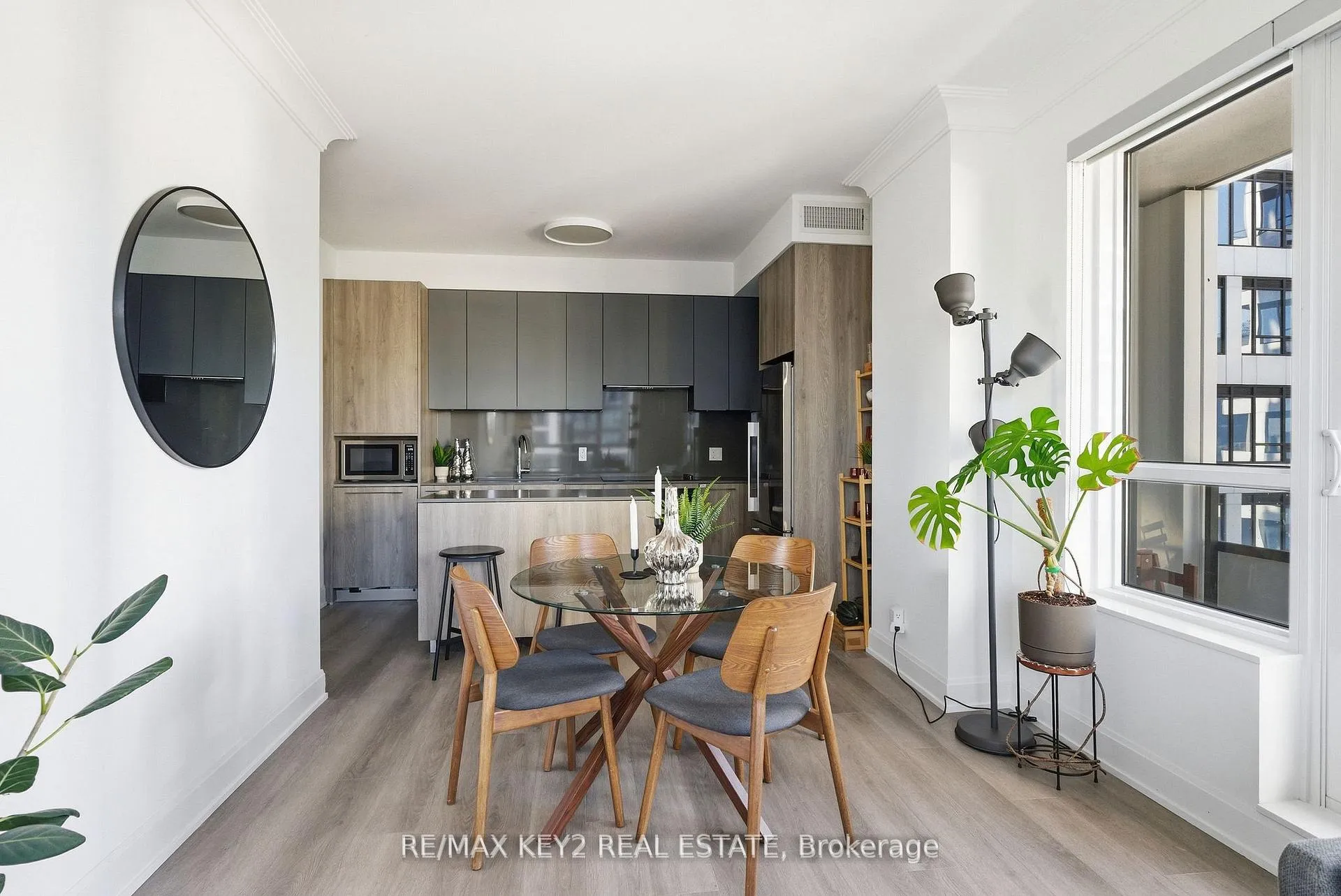 Photo 6 of Unit 601, 38 Water Walk Drive, Markham, Unionville — HOMEH