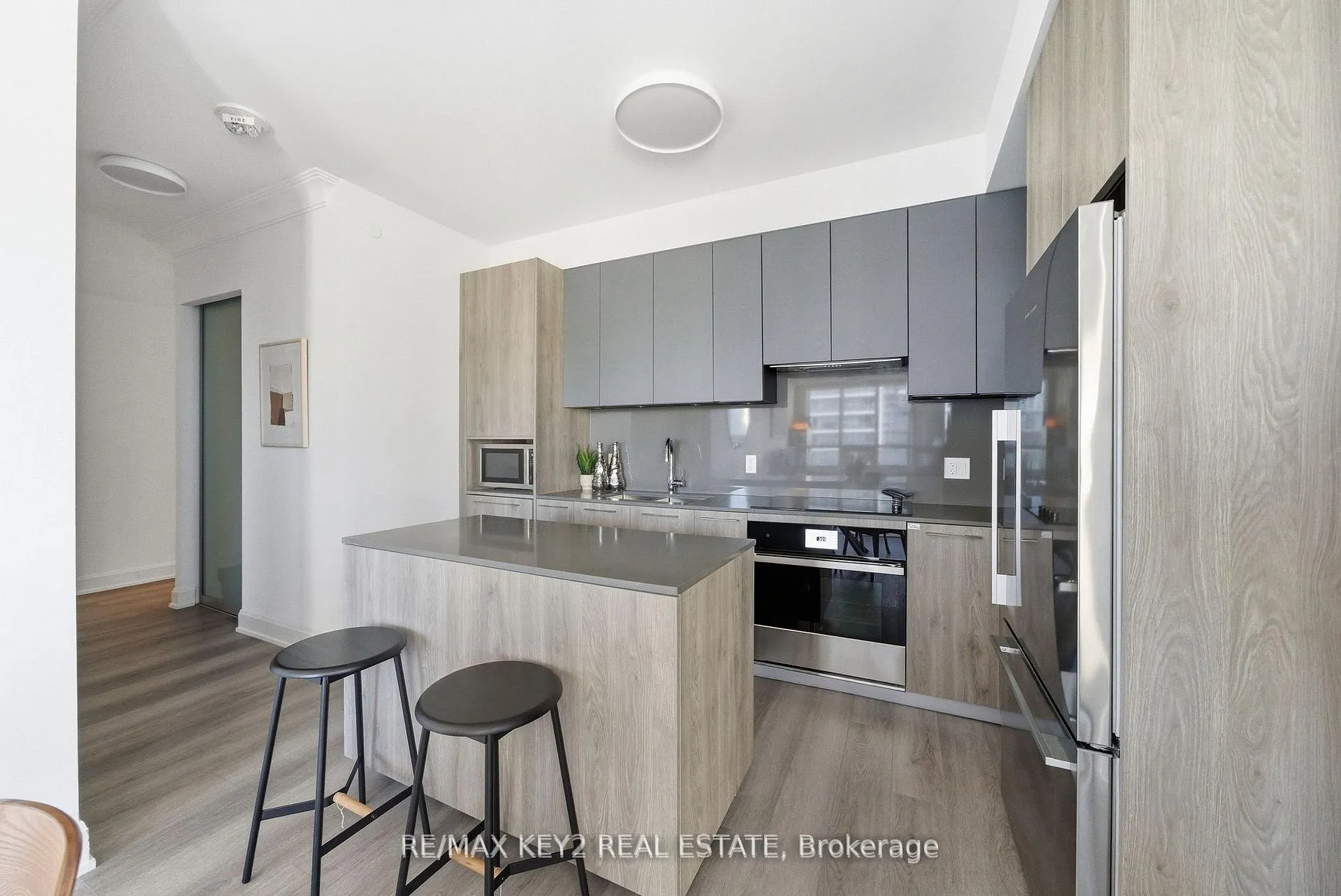 Photo 9 of Unit 601, 38 Water Walk Drive, Markham, Unionville — HOMEH