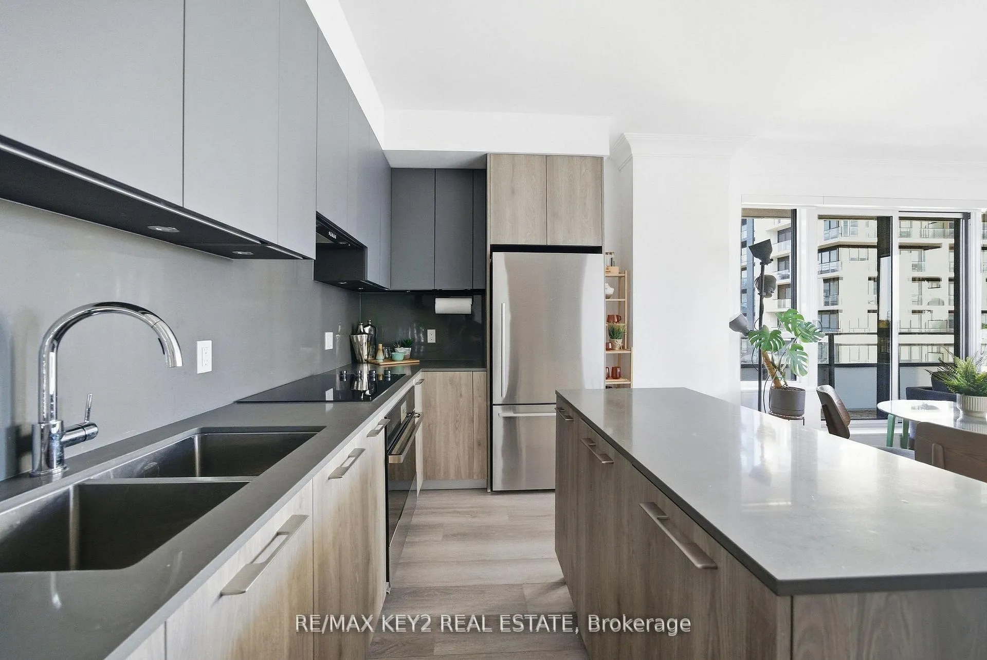 Photo 10 of Unit 601, 38 Water Walk Drive, Markham, Unionville — HOMEH