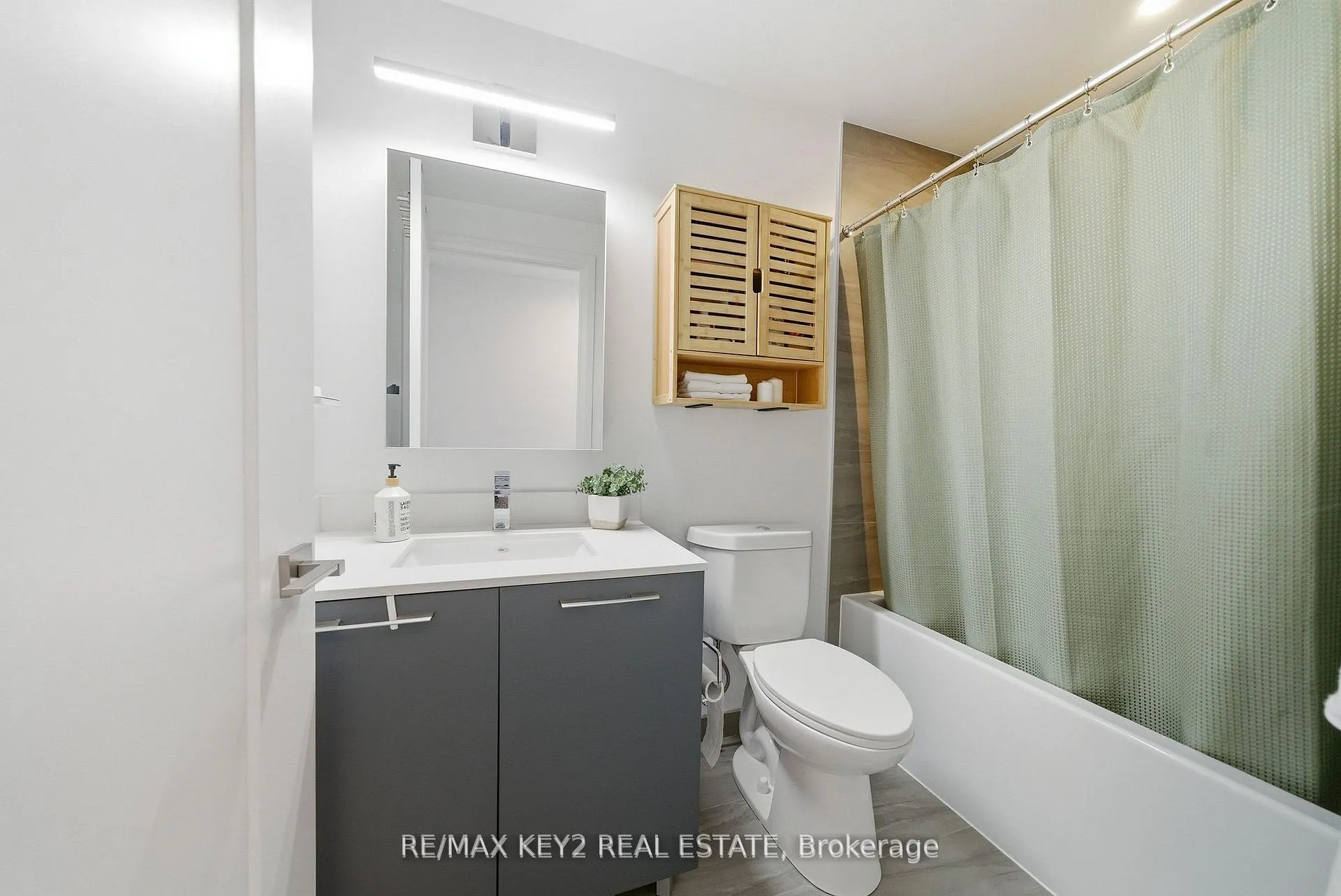 Photo 23 of Unit 601, 38 Water Walk Drive, Markham, Unionville — HOMEH