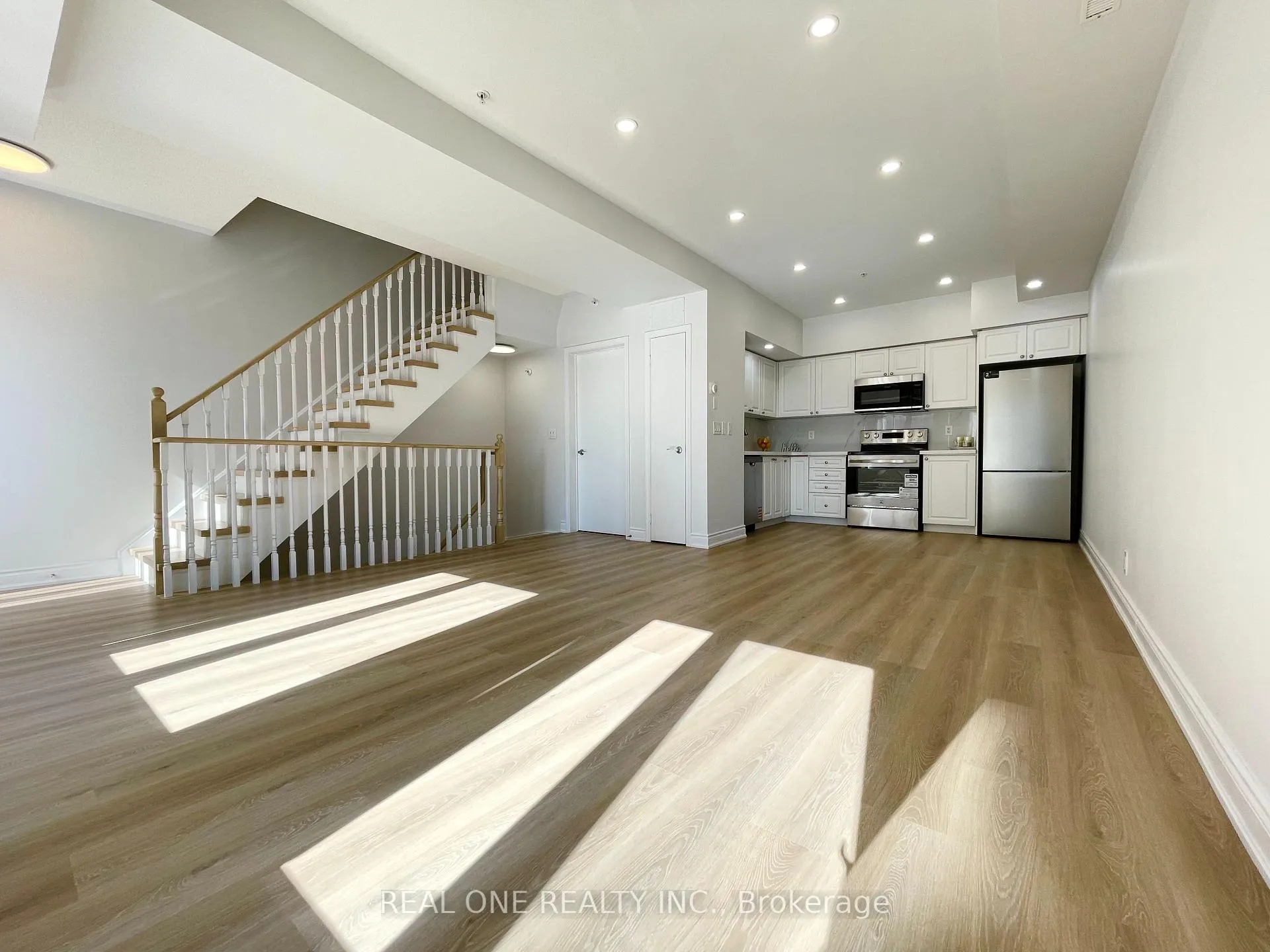 Photo 5 of Unit 217, 25 Richgrove Drive, Etobicoke, Willowridge-Martingrove-Richview — HOMEH