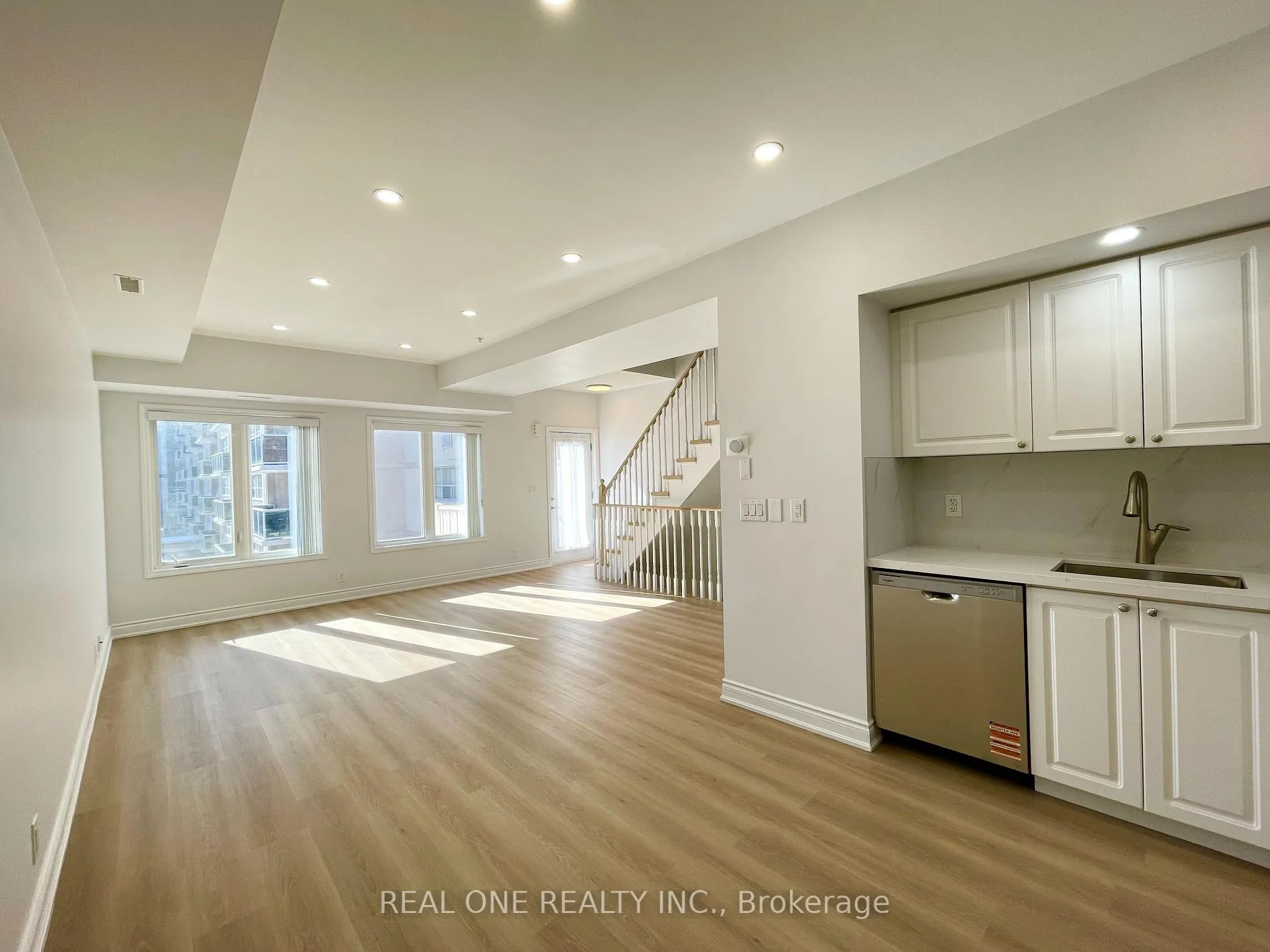 Photo 6 of Unit 217, 25 Richgrove Drive, Etobicoke, Willowridge-Martingrove-Richview — HOMEH