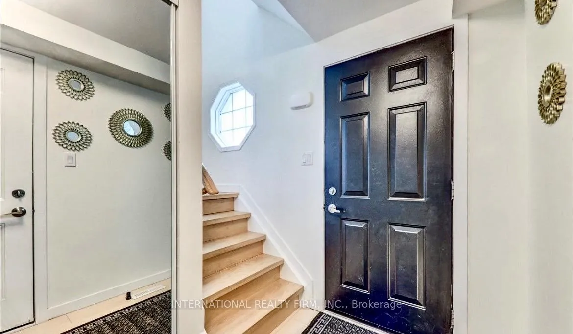 Photo 4 of 15 Hewitt Place, Barrie, Georgian Drive — HOMEH