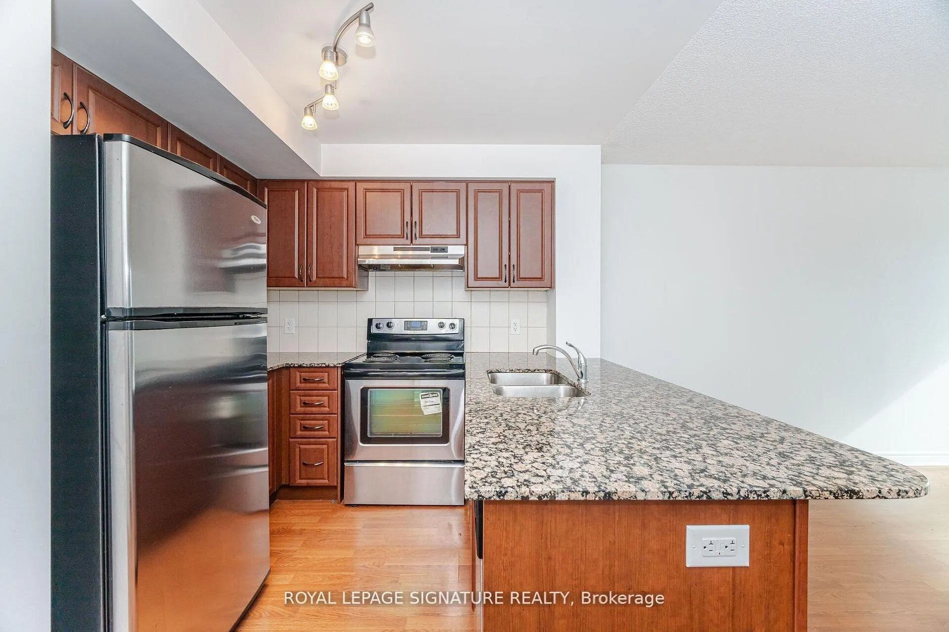 Photo 4 of Unit 510, 60 Fairfax Crescent, Scarborough, Clairlea-Birchmount — HOMEH