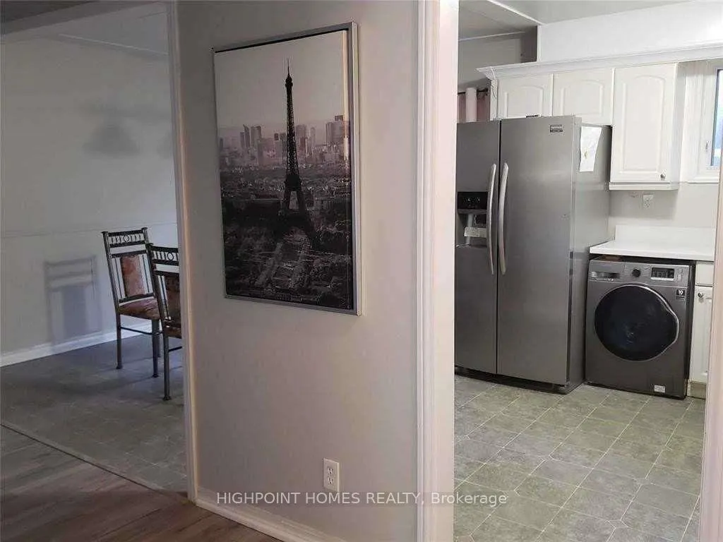 Photo 4 of 580 Forest Hill (Upper Unit) Drive, Kitchener, Forest Heights — HOMEH