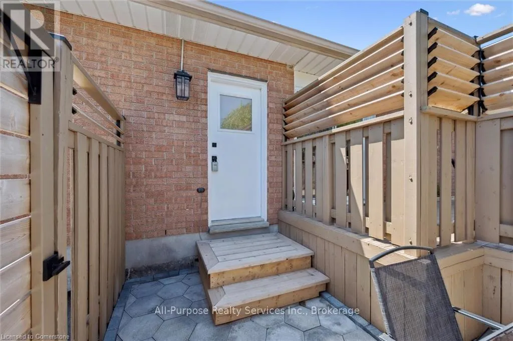 Photo 1 of 92 Connelly Drive, Kitchener — HOMEH