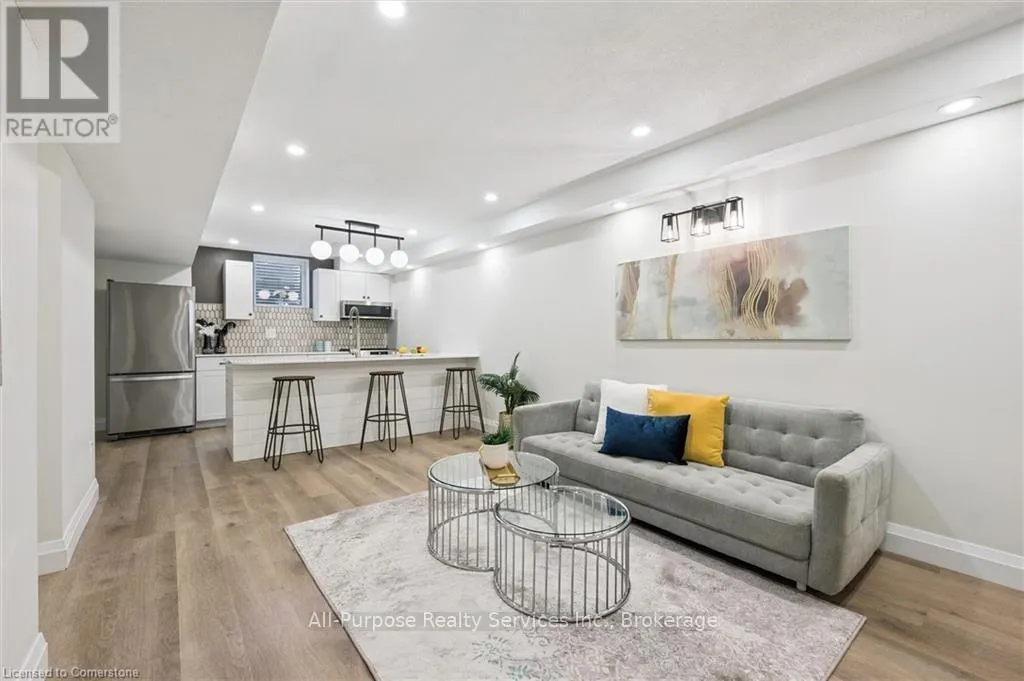 Photo 3 of 92 Connelly Drive, Kitchener — HOMEH