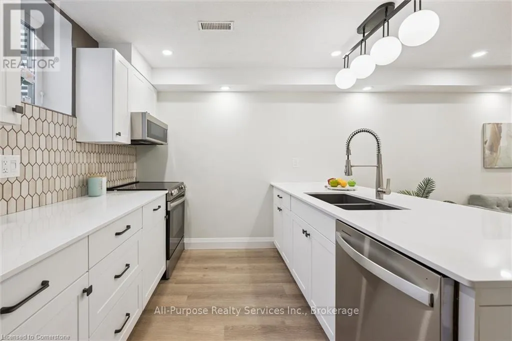 Photo 7 of 92 Connelly Drive, Kitchener — HOMEH
