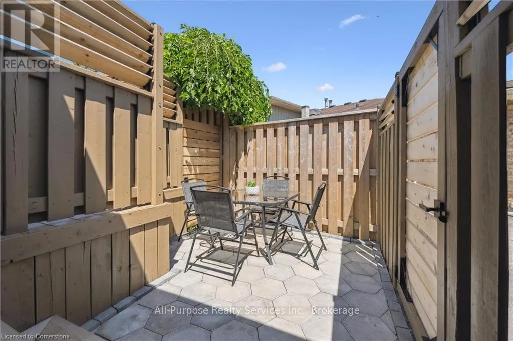 Photo 8 of 92 Connelly Drive, Kitchener — HOMEH