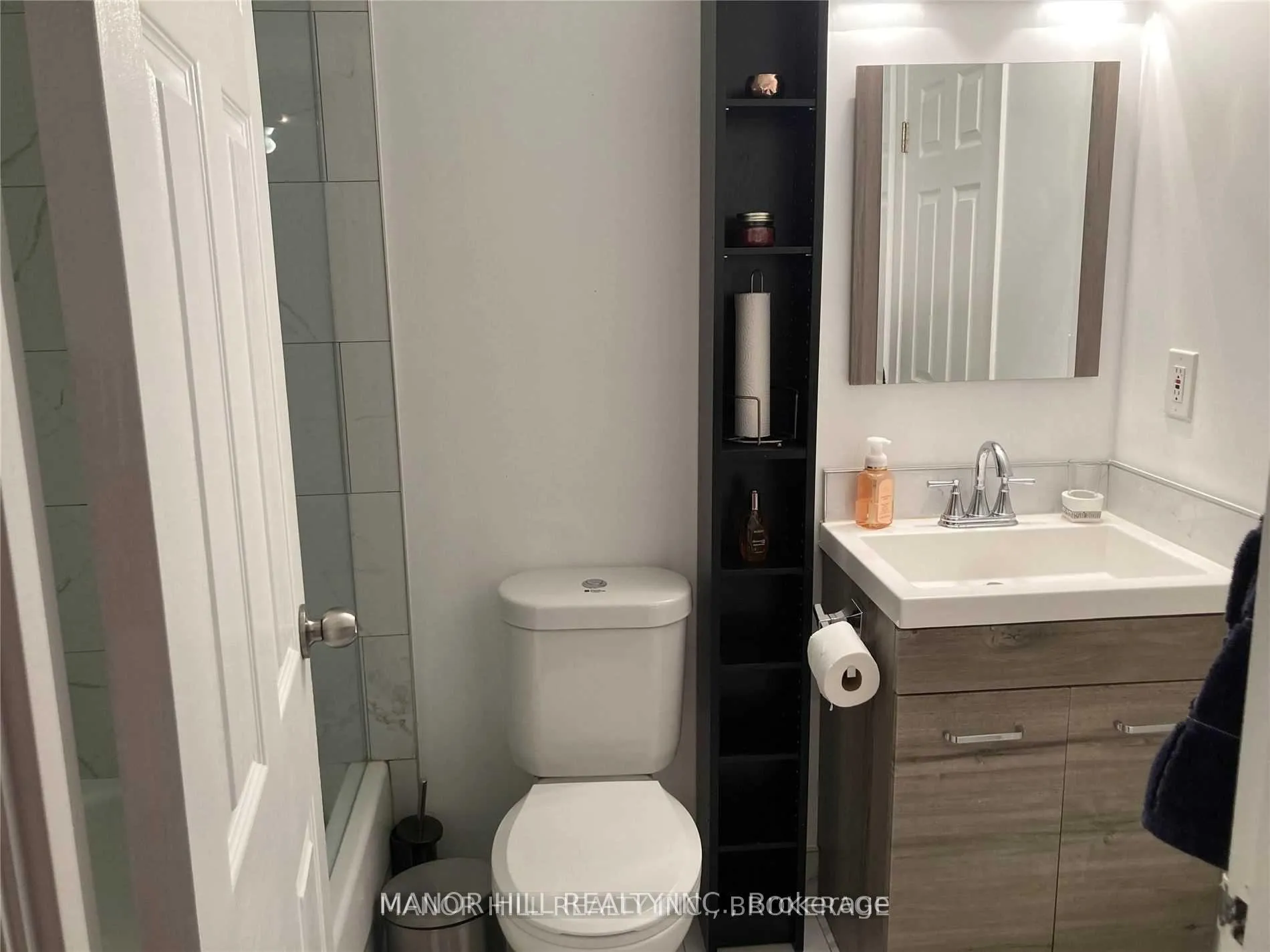 Photo 10 of Unit 325, 222 The Esplanade, Toronto, Waterfront Communities — HOMEH