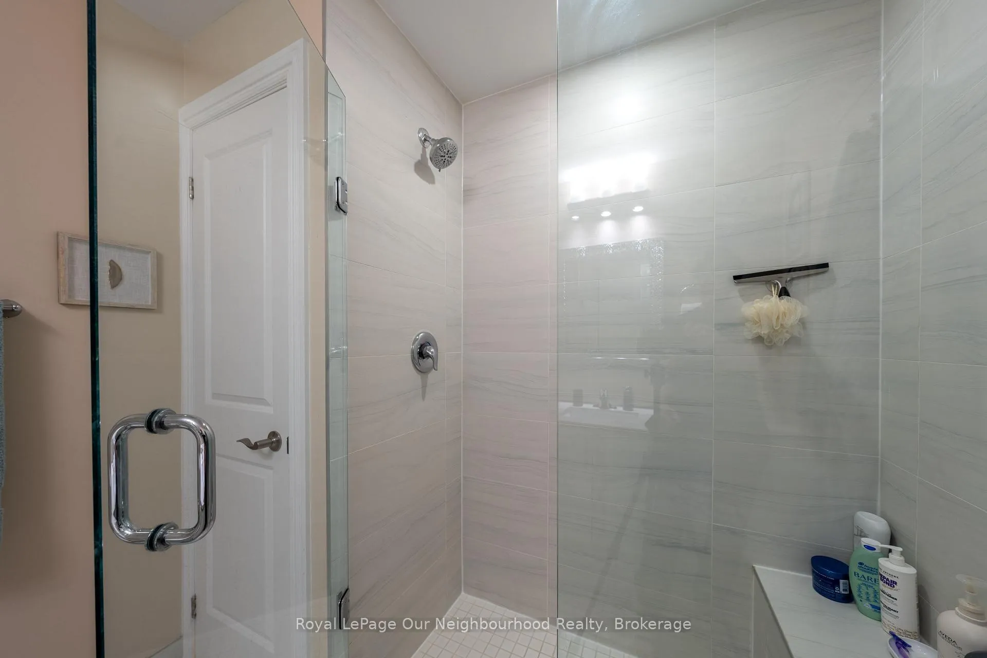 Photo 19 of Unit 404, 109 King Avenue E, Clarington, Newcastle — HOMEH