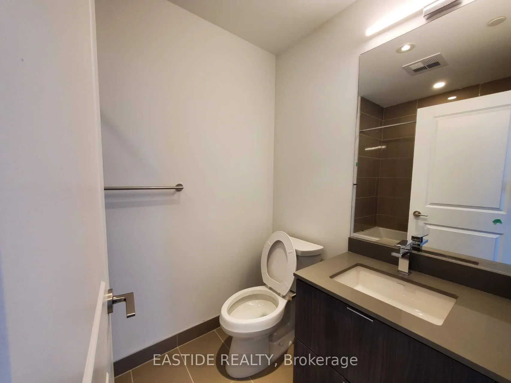 Photo 12 of Unit 4910, 395 Bloor St Street E, Toronto, North St. James Town — HOMEH