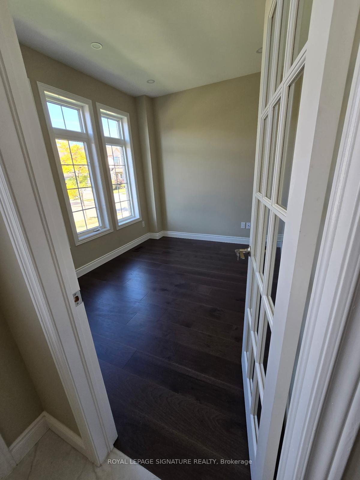 Photo 3 of 152 Mcknight Avenue, Hamilton, Waterdown — HOMEH