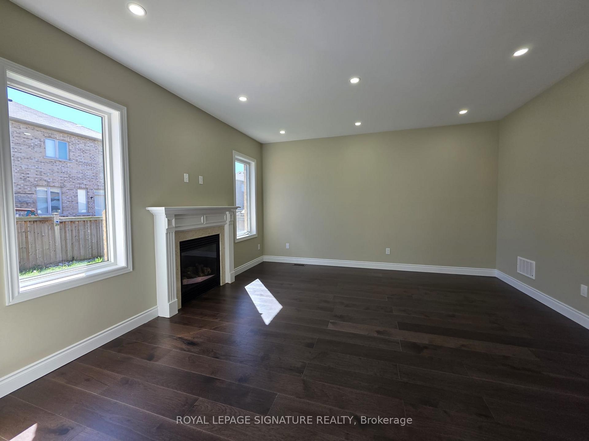 Photo 10 of 152 Mcknight Avenue, Hamilton, Waterdown — HOMEH