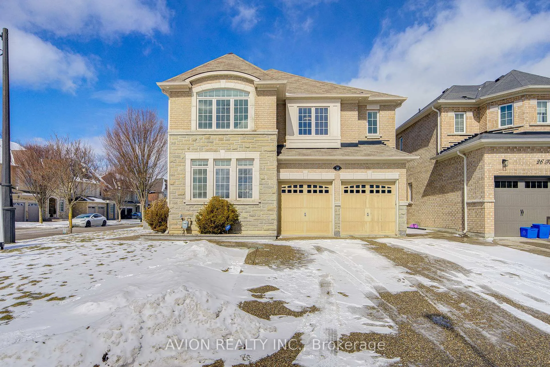 Photo 1 of 30 Ferrazzano Lane, Vaughan, Vellore Village — HOMEH